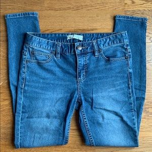 Free People blue denim skinny jeans (size 26) ✨